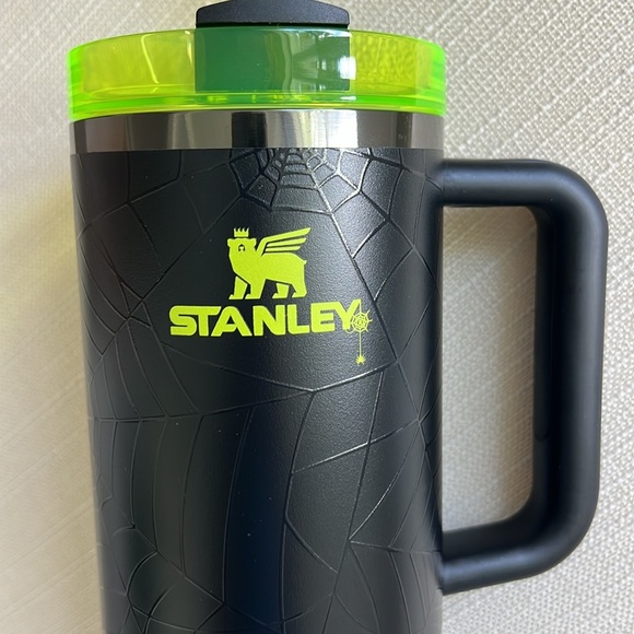 Stanley Halloween Web Black Glow in the Dark Quencher H2.0 Flowstate Stainless - Picture 6 of 16